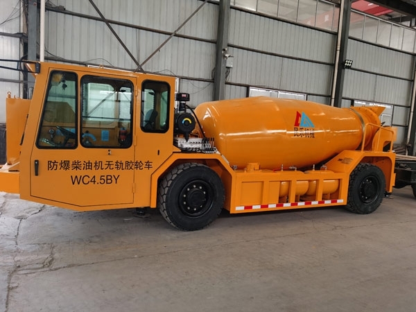 礦用濕噴臺(tái)車(chē)，礦用混凝土泵，礦用攪拌機(jī)發(fā)貨