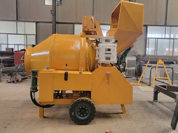 礦用濕噴臺(tái)車(chē)，礦用混凝土泵，礦用攪拌機(jī)發(fā)貨